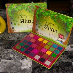 BEAUTY CREATIONS SHADOWS PALETTE